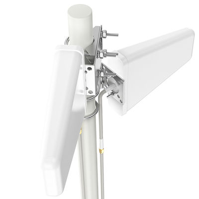 High Gain Directional Wireless Log-Periodic Antenna with Maximum Input Power of 100W